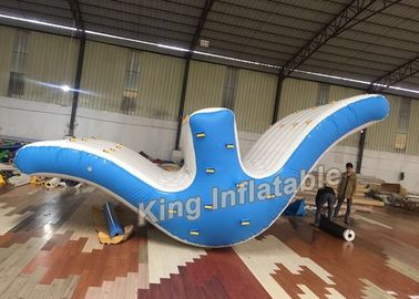 Đồ chơi nước thổi phồng PVC Blue / White Fly Bird Seesaw thú vị cho công viên nước