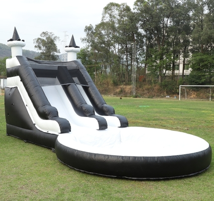 Slide nước bơm nước màu trắng và đen Slide trẻ em với bể bơi nước lớn hơn