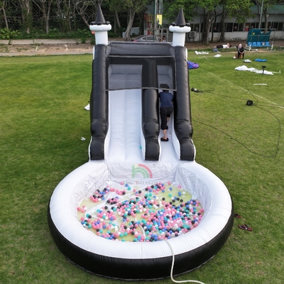 Slide nước bơm nước màu trắng và đen Slide trẻ em với bể bơi nước lớn hơn