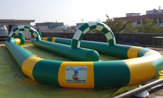 Đường đua Go Kart bơm hơi ngoài trời Đường đua bơm hơi hấp dẫn cho Xe đụng