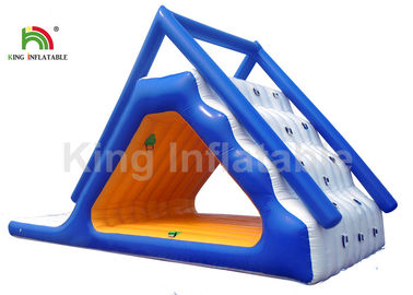 CE / UL 0.9mm PVC Tarpaulin Đồ chơi nước bơm hơi bền Trượt cho người lớn