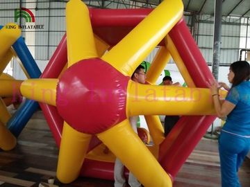 Đồ chơi nước bơm hơi bền màu PVC đi bộ trên bánh xe nước với CE