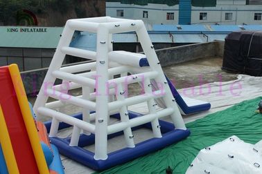 Đồ chơi nước bơm hơi màu xanh / trắng PVC tùy chỉnh 0.9mm / slide CE Aqua cho công viên nước