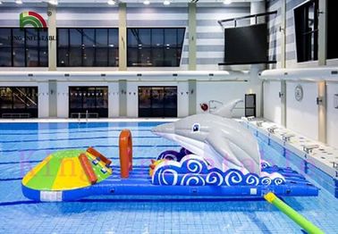 Công viên nước PVC nhiều màu sắc cho trẻ em, đồ chơi bơm hơi có chướng ngại vật / cầu trượt