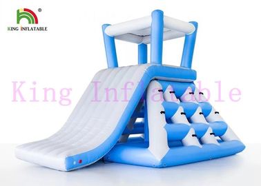 Chuyên nghiệp Đồ chơi nước màu xanh trắng bơm hơi Leo núi trượt với mái nhà