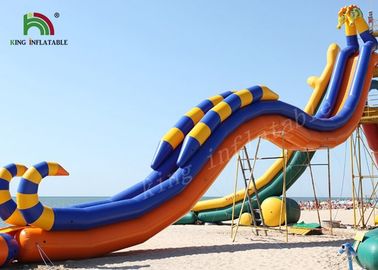 Trượt nước Seahorse Plato PVC / Trượt nước khổng lồ màu xanh vàng cho thuê
